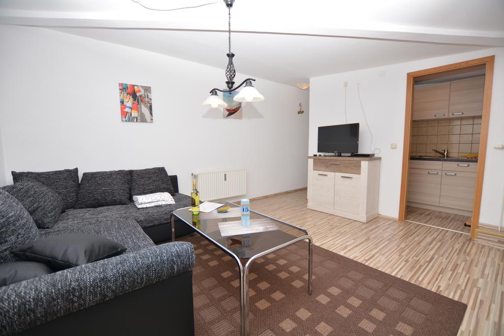 Appartment Vermietung Luetje ビューズム エクステリア 写真