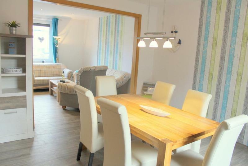 Appartment Vermietung Luetje ビューズム エクステリア 写真
